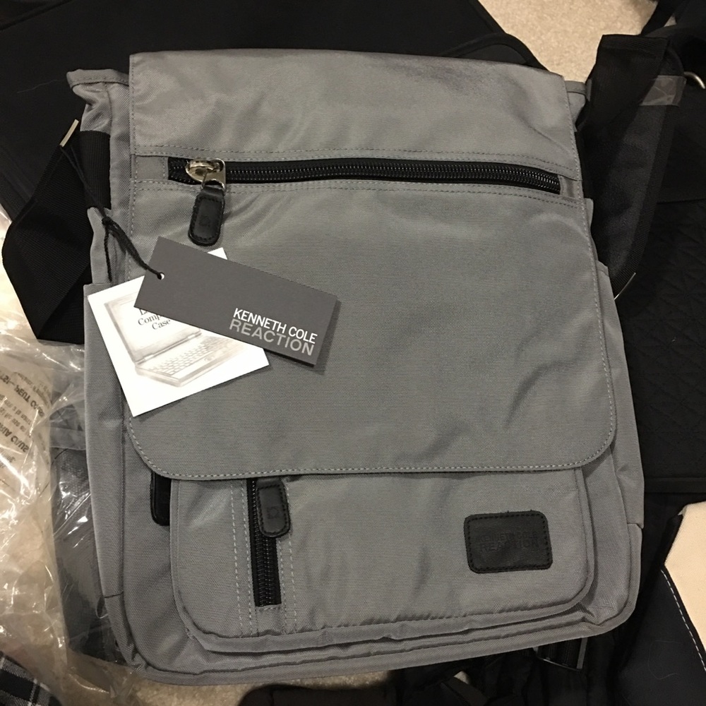 BRAND NEW Kenneth Cole Laptop Messenger Bag